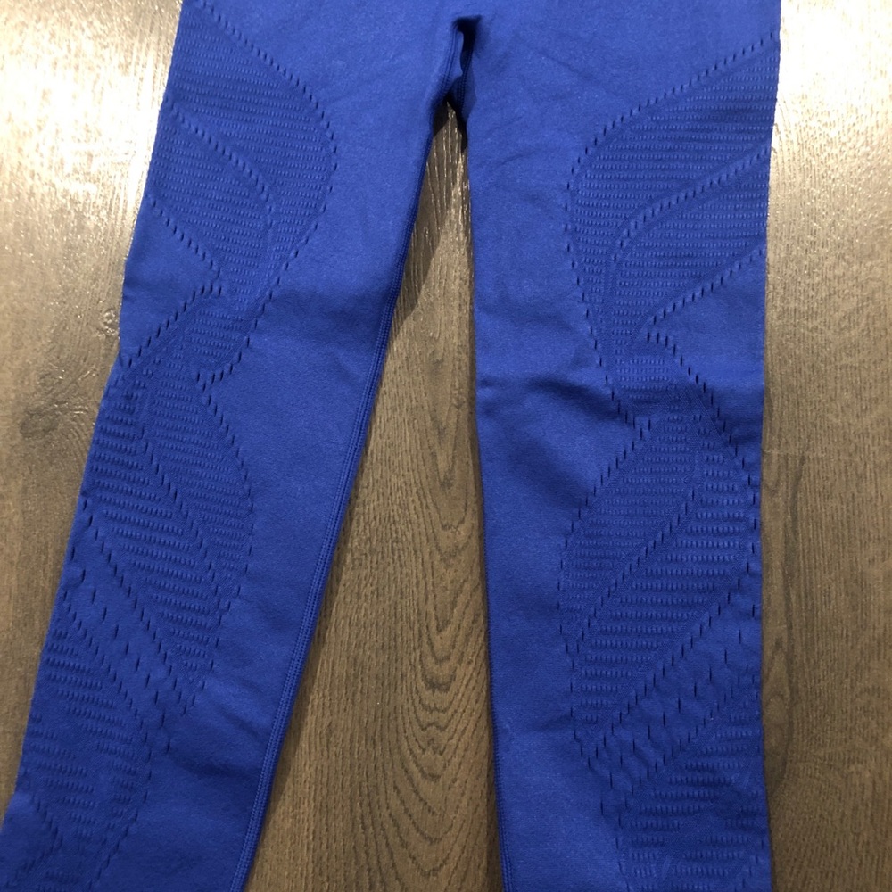 NWT-Fabletics SOLDOUT High-Waisted SculptKnit Logo - Picture 8 of 8
